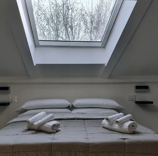 & Dintorni Гостевой дом Бергамо